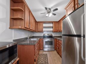 2002 Berkshire 2002, Deerfield Beach FL 33442