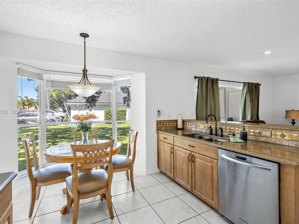 1910 NW 180th Way, Pembroke Pines FL 33029