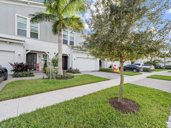 16370 Oakview Drive, Westlake FL 33470