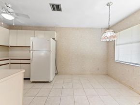 7665 Tahiti Lane 203, Lake Worth FL 33467