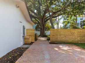 424 NE 2nd St, Pompano Beach FL 33060