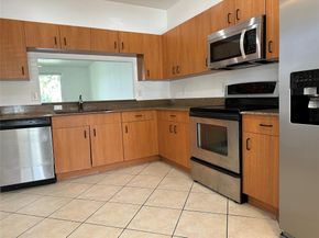 8236 SW 25th Ct 103, Hollywood FL 33025