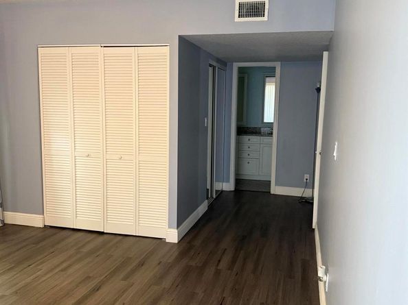 1 Greenway N 205, Royal Palm Beach FL 33411