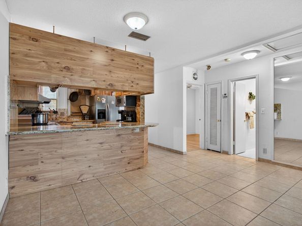 2131 NE 42nd Court 212e, Lighthouse Point FL 33064