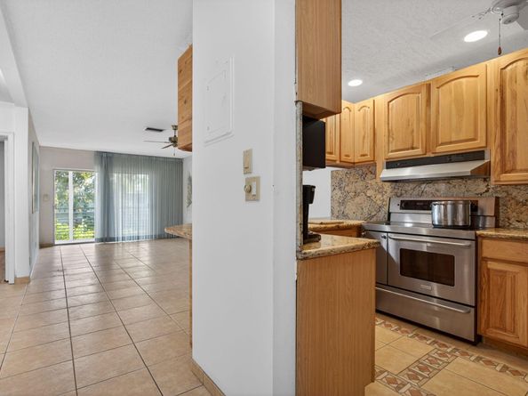 2131 NE 42nd Court 212e, Lighthouse Point FL 33064