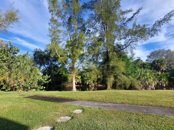 1203 Lakeview Drive E 1203, Royal Palm Beach FL 33411