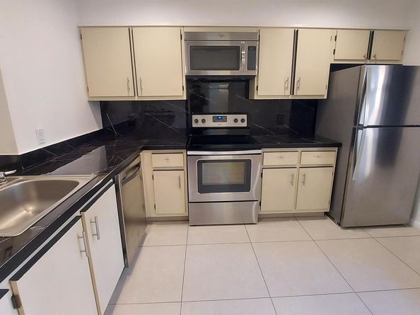 1203 Lakeview Drive E 1203, Royal Palm Beach FL 33411