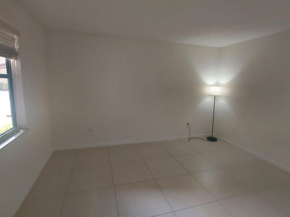 1203 Lakeview Drive E 1203, Royal Palm Beach FL 33411