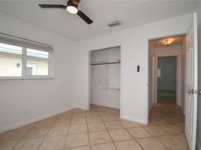960 NW 49th St, Deerfield Beach FL 33064