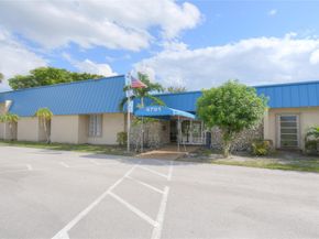 960 NW 49th St, Deerfield Beach FL 33064