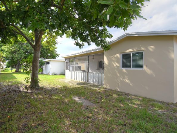 960 NW 49th St, Deerfield Beach FL 33064