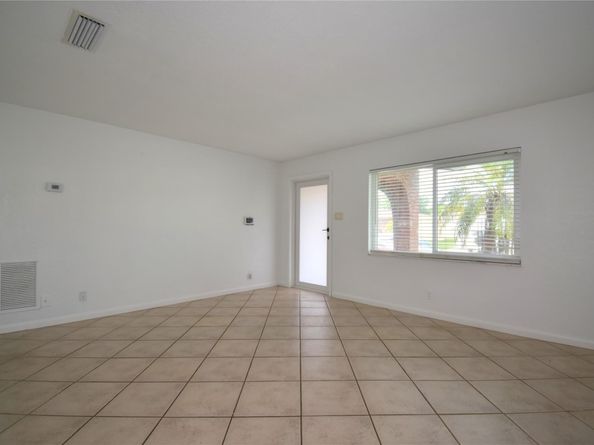 960 NW 49th St, Deerfield Beach FL 33064