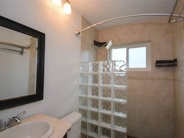 960 NW 49th St, Deerfield Beach FL 33064
