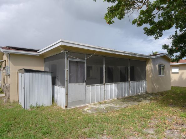960 NW 49th St, Deerfield Beach FL 33064