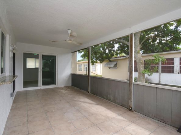 960 NW 49th St, Deerfield Beach FL 33064