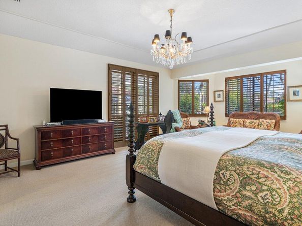 598 N Country Club Drive, Atlantis FL 33462