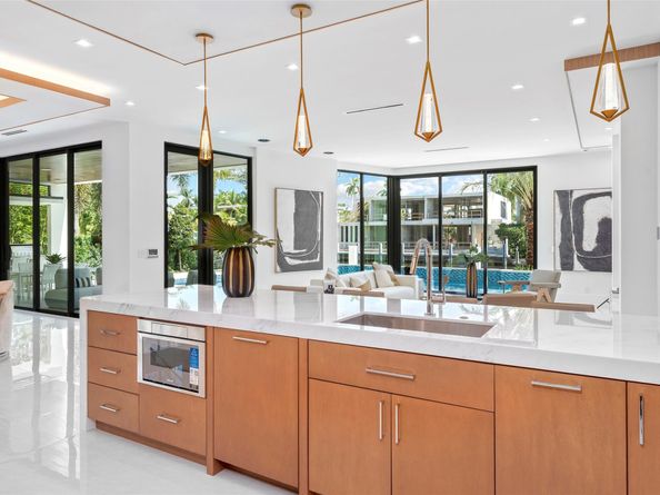 24 Fiesta Way, Fort Lauderdale FL 33301