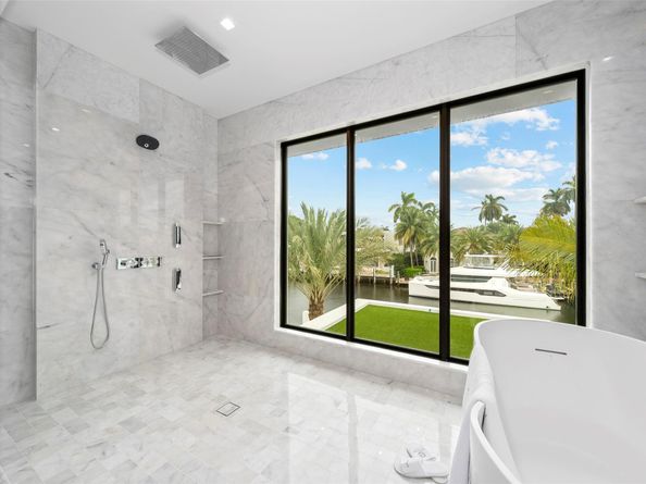 24 Fiesta Way, Fort Lauderdale FL 33301