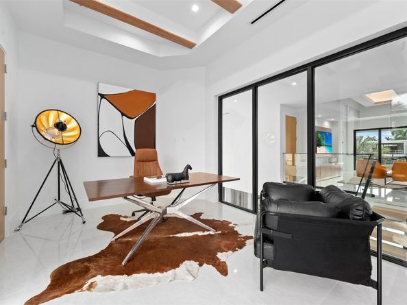 24 Fiesta Way, Fort Lauderdale FL 33301