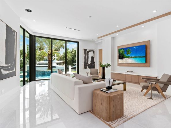 24 Fiesta Way, Fort Lauderdale FL 33301