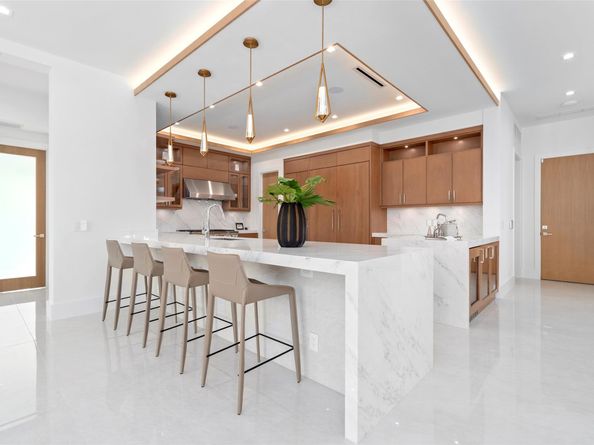 24 Fiesta Way, Fort Lauderdale FL 33301