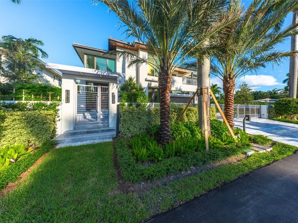 24 Fiesta Way, Fort Lauderdale FL 33301