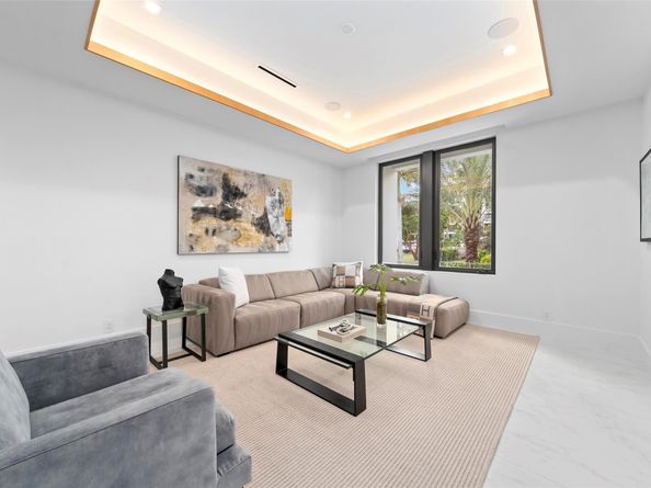 24 Fiesta Way, Fort Lauderdale FL 33301