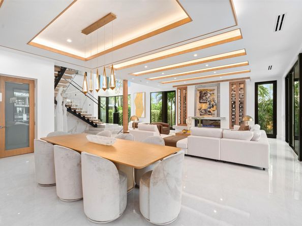 24 Fiesta Way, Fort Lauderdale FL 33301