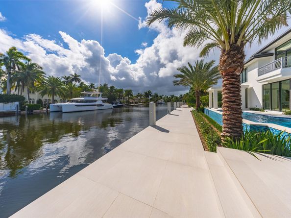 24 Fiesta Way, Fort Lauderdale FL 33301