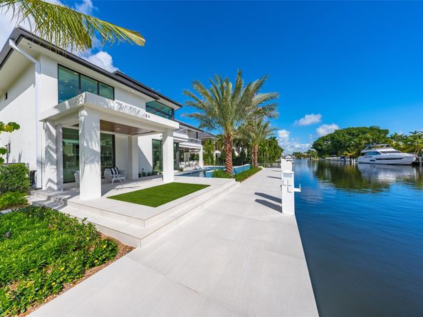 24 Fiesta Way, Fort Lauderdale FL 33301