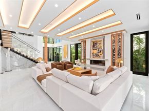 24 Fiesta Way, Fort Lauderdale FL 33301