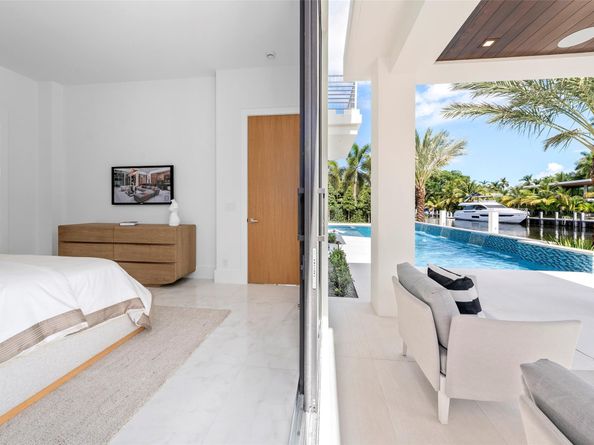 24 Fiesta Way, Fort Lauderdale FL 33301