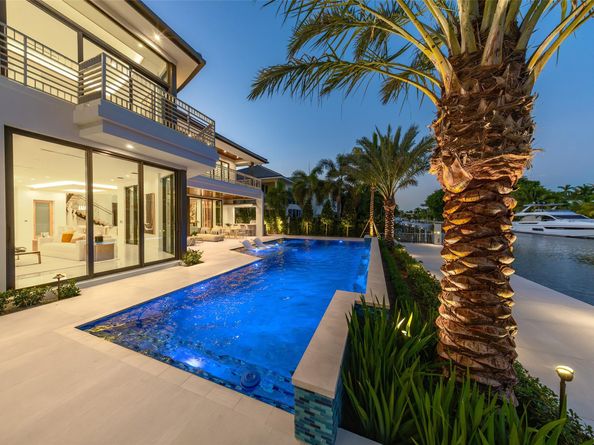 24 Fiesta Way, Fort Lauderdale FL 33301