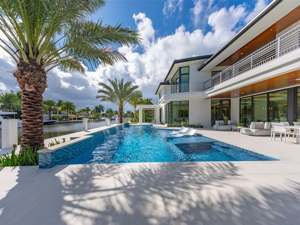 24 Fiesta Way, Fort Lauderdale FL 33301