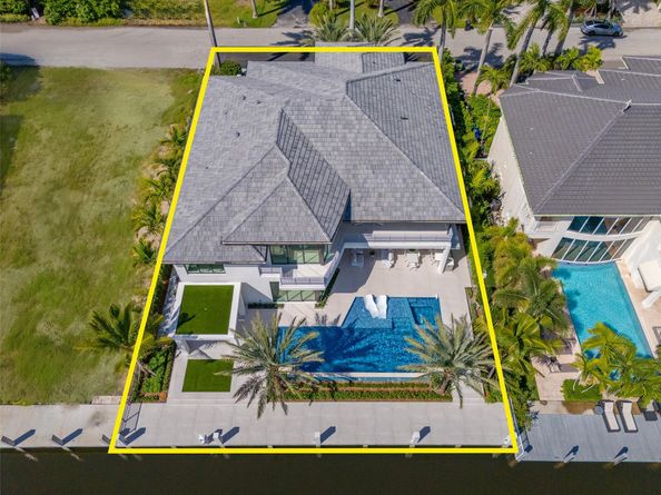 24 Fiesta Way, Fort Lauderdale FL 33301