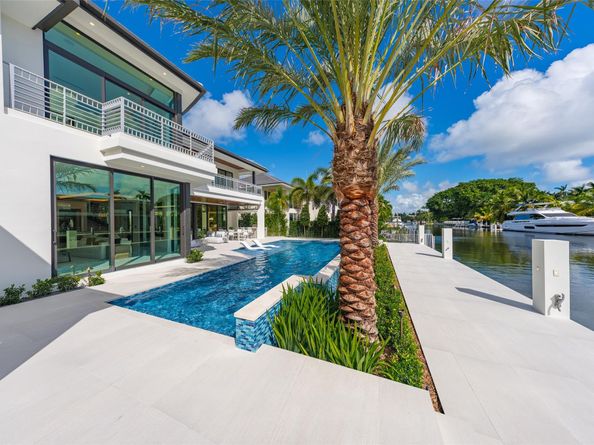 24 Fiesta Way, Fort Lauderdale FL 33301