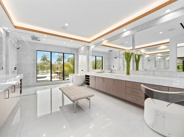 24 Fiesta Way, Fort Lauderdale FL 33301