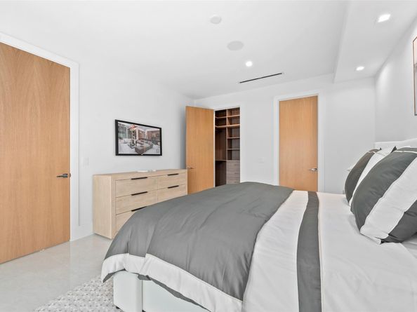 24 Fiesta Way, Fort Lauderdale FL 33301