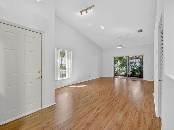 8421 Logia Circle, Boynton Beach FL 33472