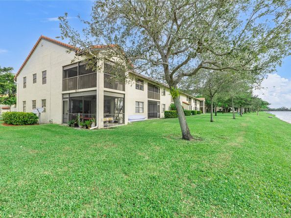 2112 Congressional Way 2112, Deerfield Beach FL 33442