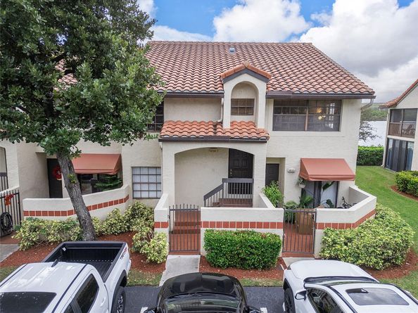 2112 Congressional Way 2112, Deerfield Beach FL 33442