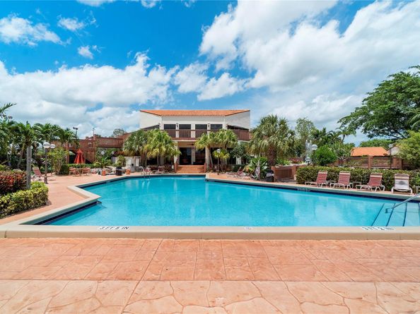 2112 Congressional Way 2112, Deerfield Beach FL 33442