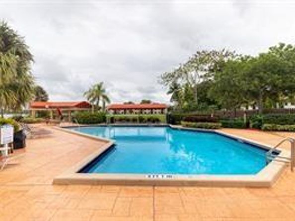 2112 Congressional Way 2112, Deerfield Beach FL 33442