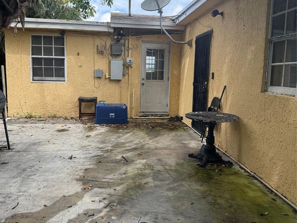 1270 NW 111th St, Miami FL 33167