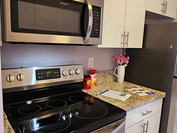 2000 NE 135th Street 605, North Miami FL 33181