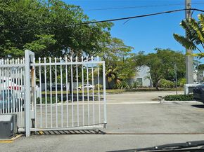 2000 NE 135th Street 605, North Miami FL 33181