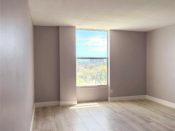 2000 NE 135th Street 605, North Miami FL 33181