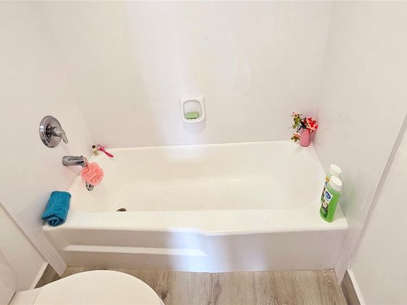 2000 NE 135th Street 605, North Miami FL 33181