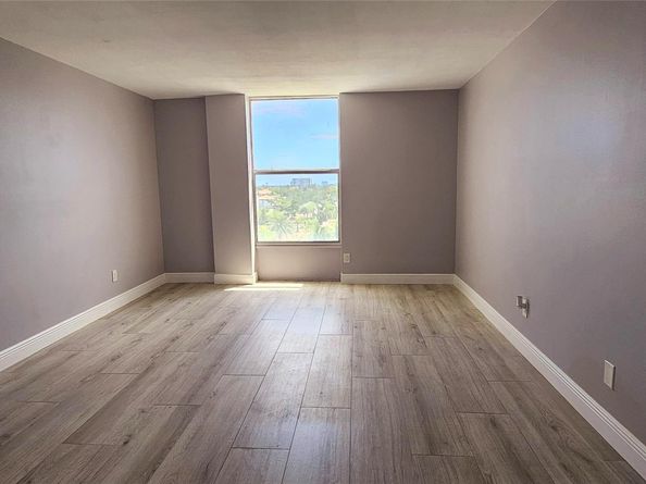 2000 NE 135th Street 605, North Miami FL 33181