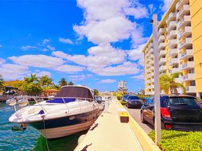 2000 NE 135th Street 605, North Miami FL 33181